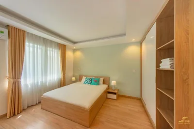 Chambre double avec balcon — Simmi 4 Hotel & Apartment Near SECC